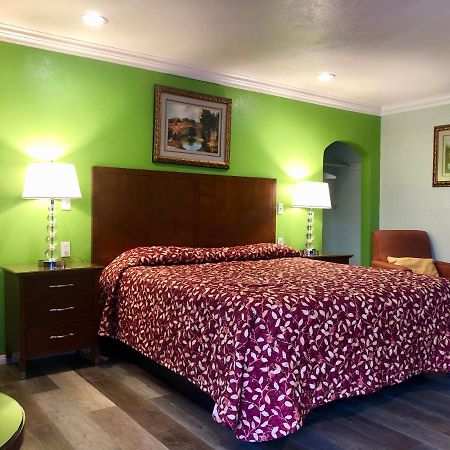 La Petite Rouge Motel San Diego Extérieur photo