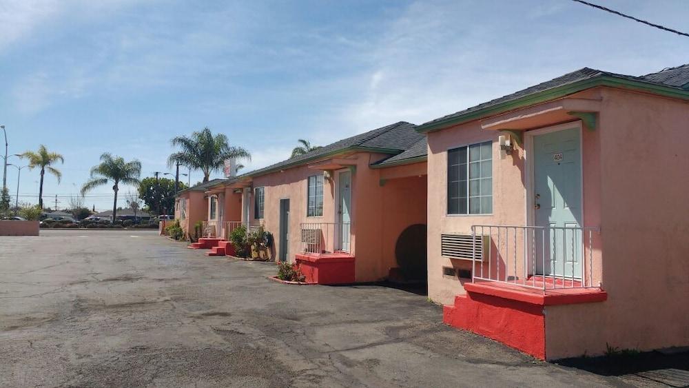 La Petite Rouge Motel San Diego Extérieur photo