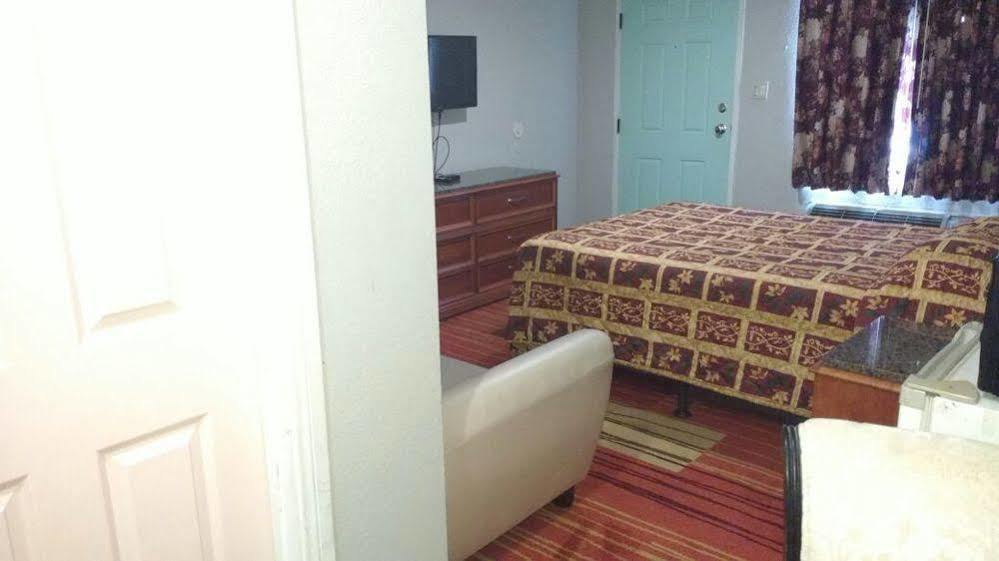 La Petite Rouge Motel San Diego Extérieur photo