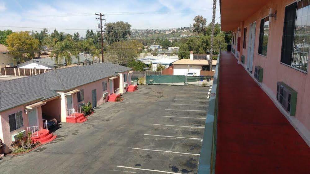 La Petite Rouge Motel San Diego Extérieur photo