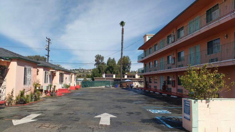 La Petite Rouge Motel San Diego Extérieur photo
